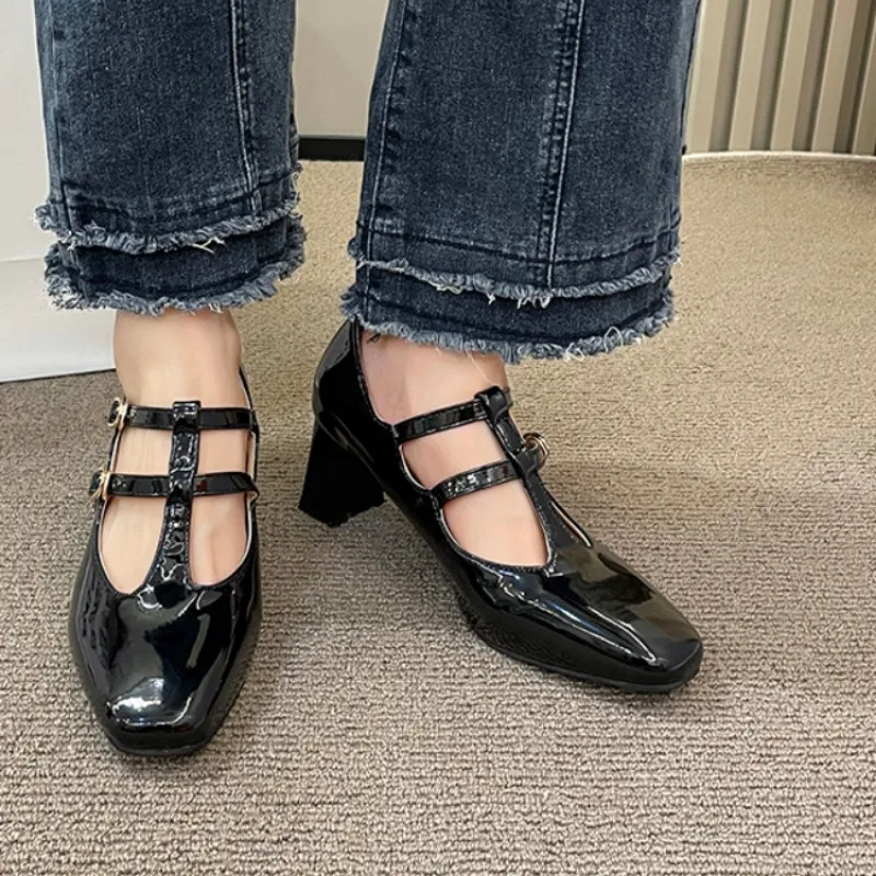 Туфли-лодочки женские на толстом высоком каблуке с двойной пряжкой и квадратным