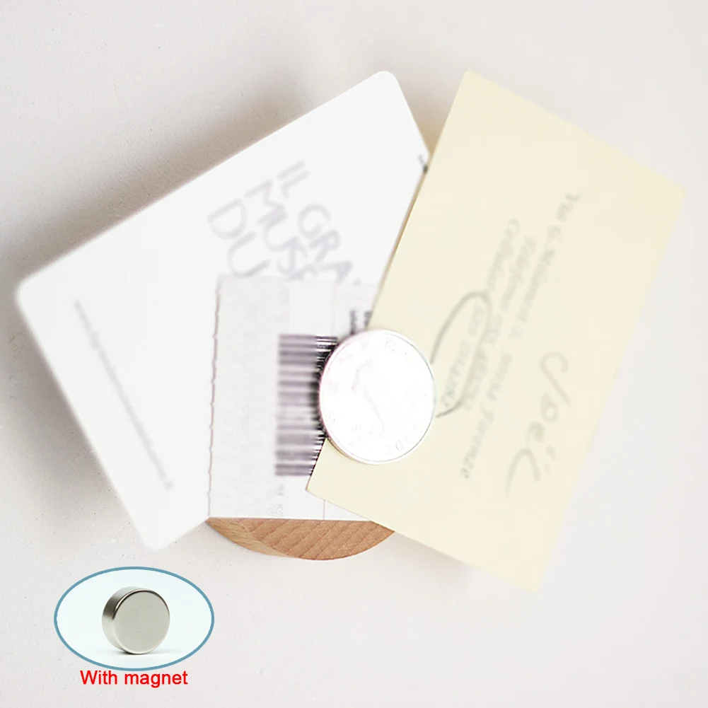 Рисунок 3 - Деревянные настенные крючки для украшения стен