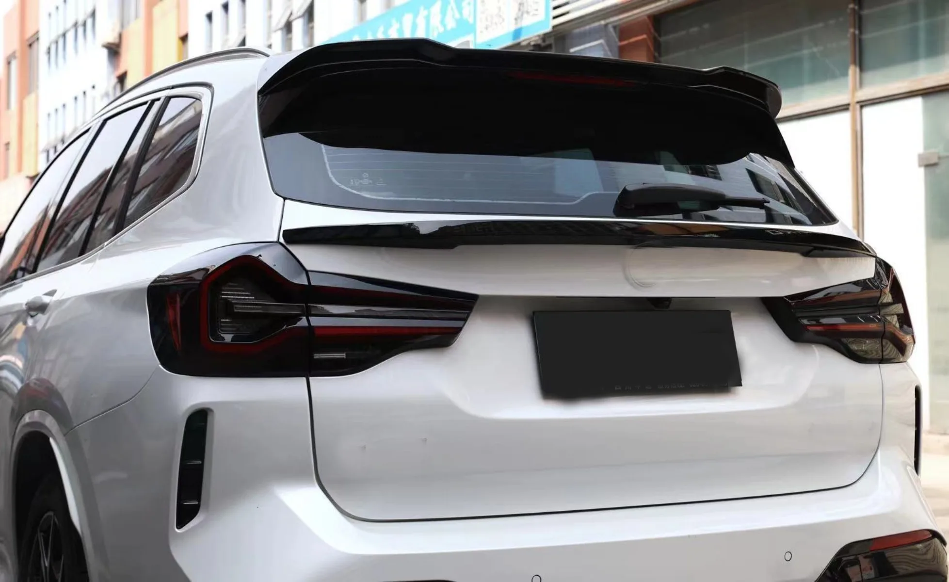 Подходит для BMW X3 G01 2018-2024 Модель MP в обклеивании среднего крыла