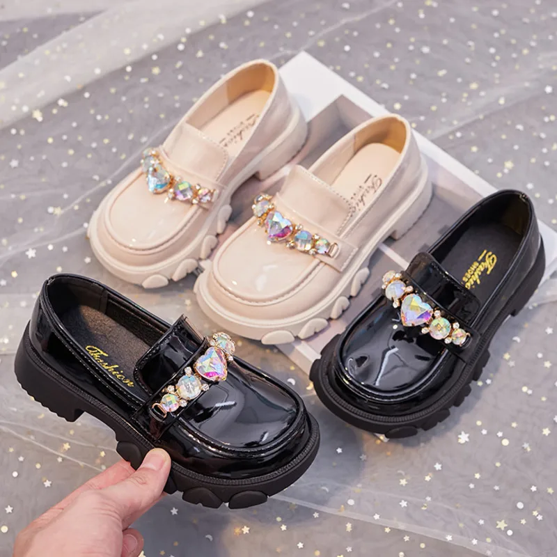 

Spring Autumn Solid PU Girls Loafers Cute Heart Rhinestone Slip On Kids Flats Shoes Party Soft Anti Slip Children Casual Shoes