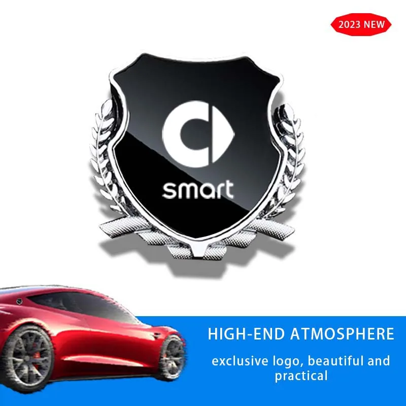 Треугольная металлическая наклейка с модификацией боковой стороны автомобиля