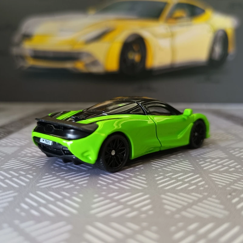 Фото Модель автомобиля McLaren 750s в масштабе 1:64, имитация суперкара из сплава, богатая детализация, тонкая работа, высокое качество. №5