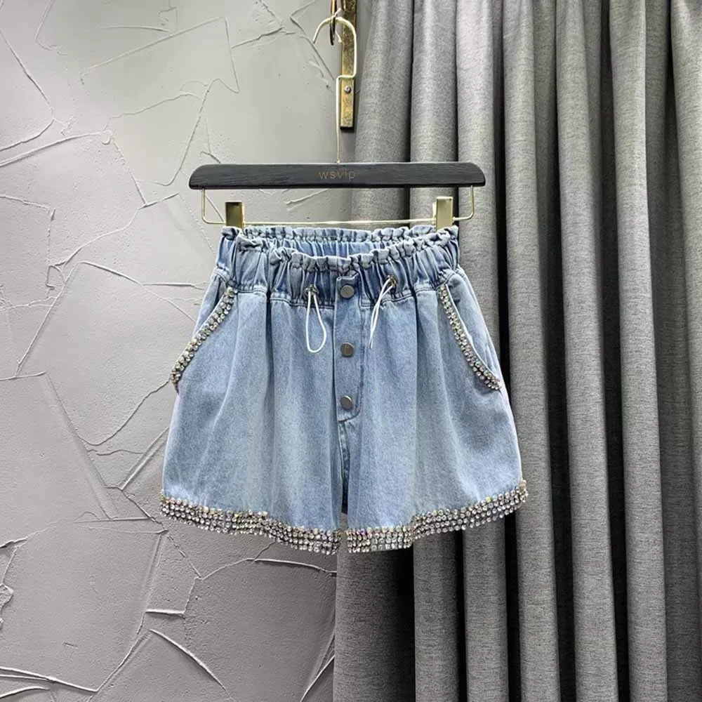 

2023New Summer European Women New Exquisite Rhinestone Denim Shorts Ladies Fashion Loose Wide Leg A- Line Jeans Hot Pants