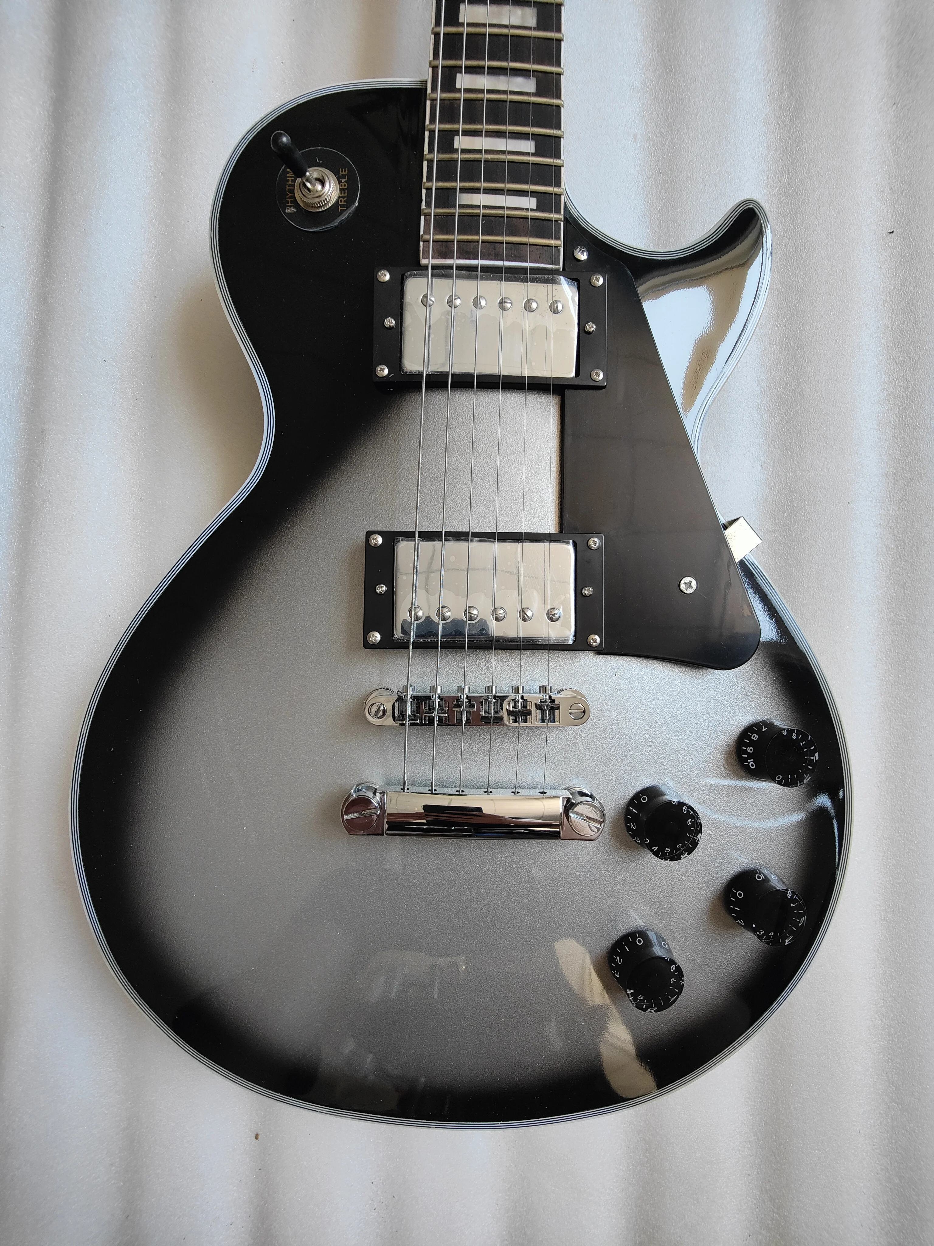 

Send in 3 days high Quality custom 6 Strings silverburst electric Guitar in stock,chorme harwares,new shop special price