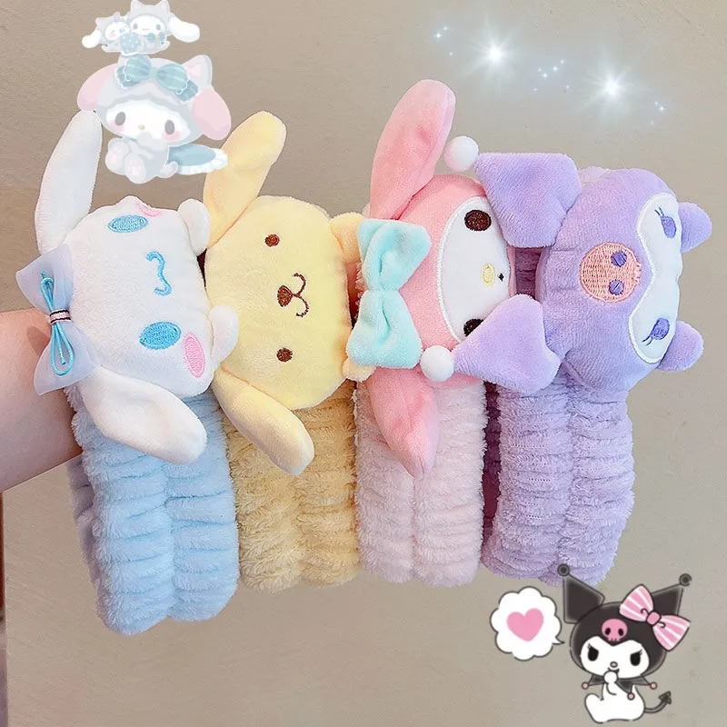 

Мягкие плюшевые удобные аксессуары для макияжа для волос с изображением персонажа Kuromi, милые головные уборы для девочек, кукла, подарок на д...