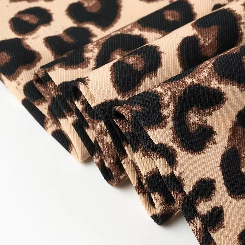 Женские Саржевые брюки с леопардовым принтом прямые эластичным поясом того же