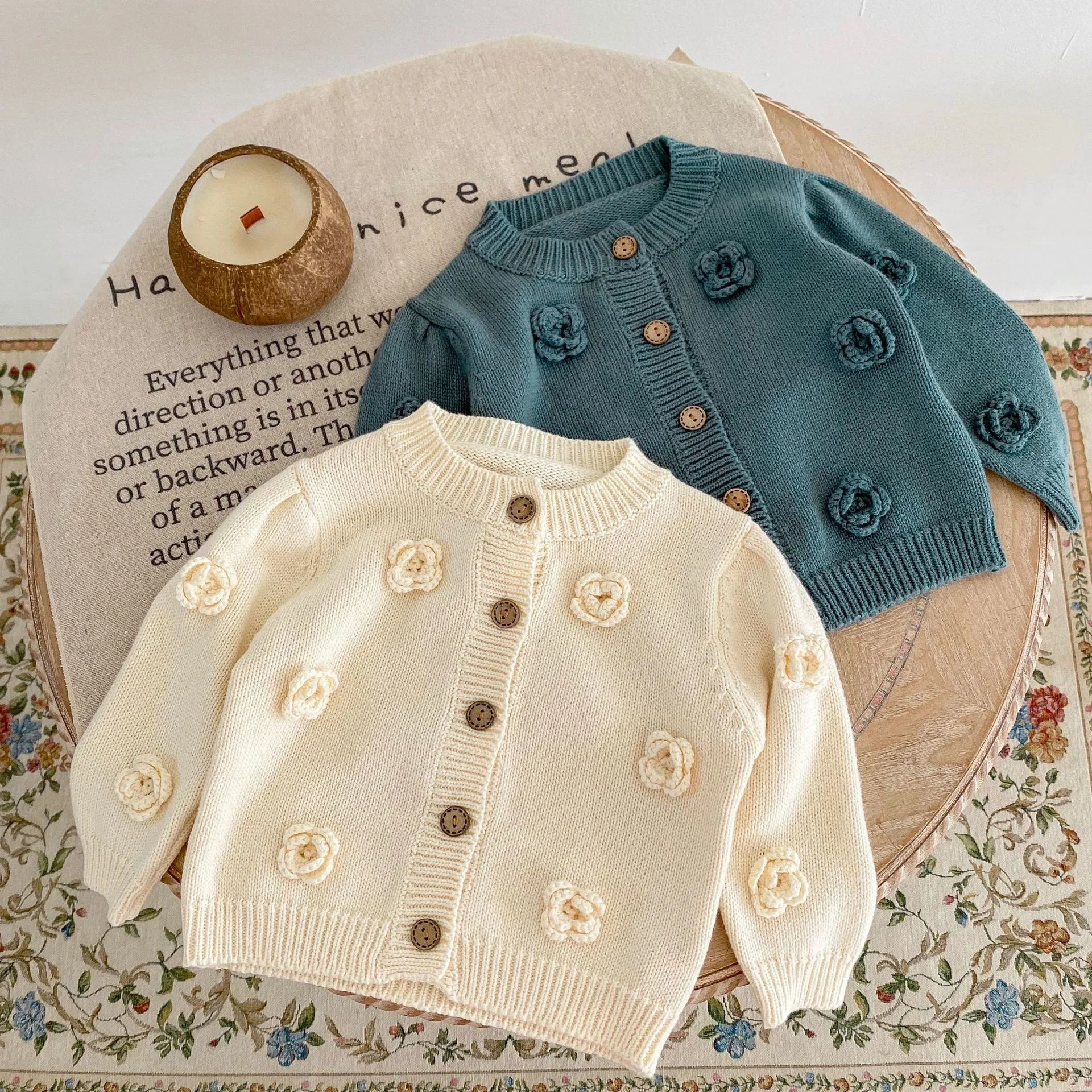 

Свитер для маленьких девочек на осень и зиму, одежда, милый детский вязаный кардиган с длинным рукавом и цветочным принтом на пуговицах, топы, вязаный наряд