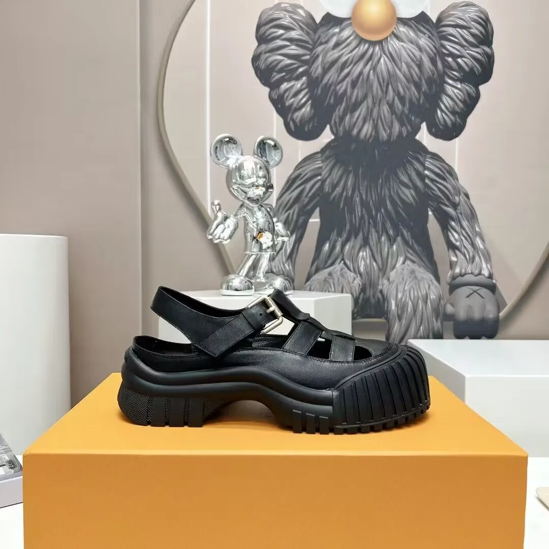 

23 new sandals, retro casual style, leather round head shape, self-showing temperament, rubber thick bottom, increase and thin.