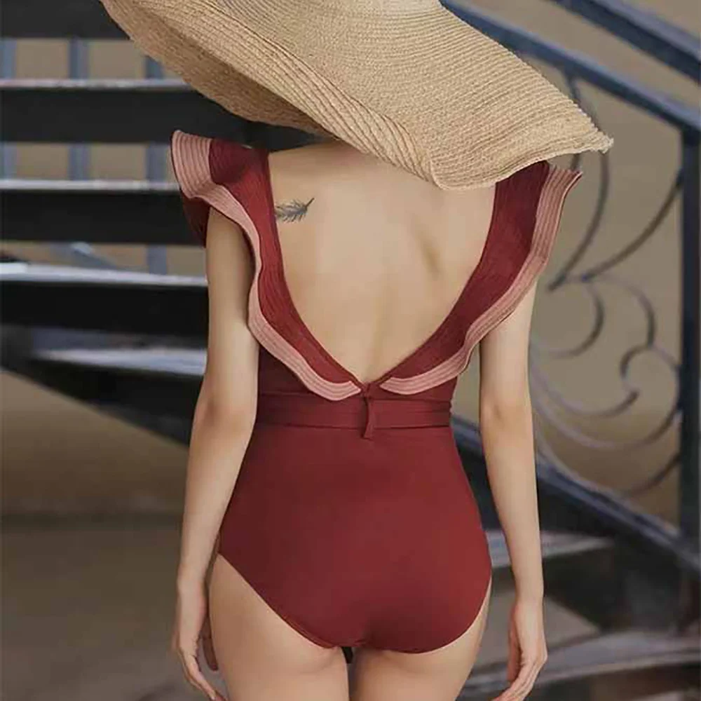 Рисунок 5 - Однотонная красная пляжная одежда с оборками 2023