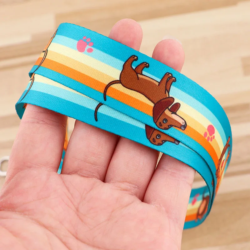 Брелок для ключей многофункциональный аксессуар в виде таксы собаки брелок