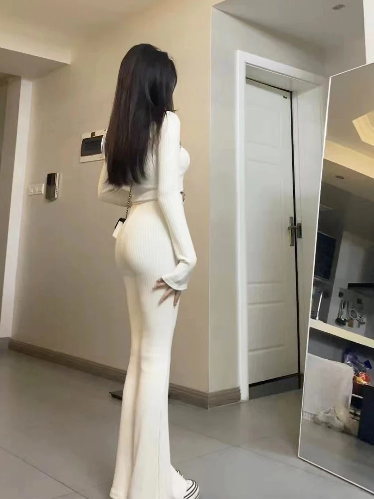 Женский облегающий вязаный свитер с круглым вырезом и трикотажные брюки-клеш