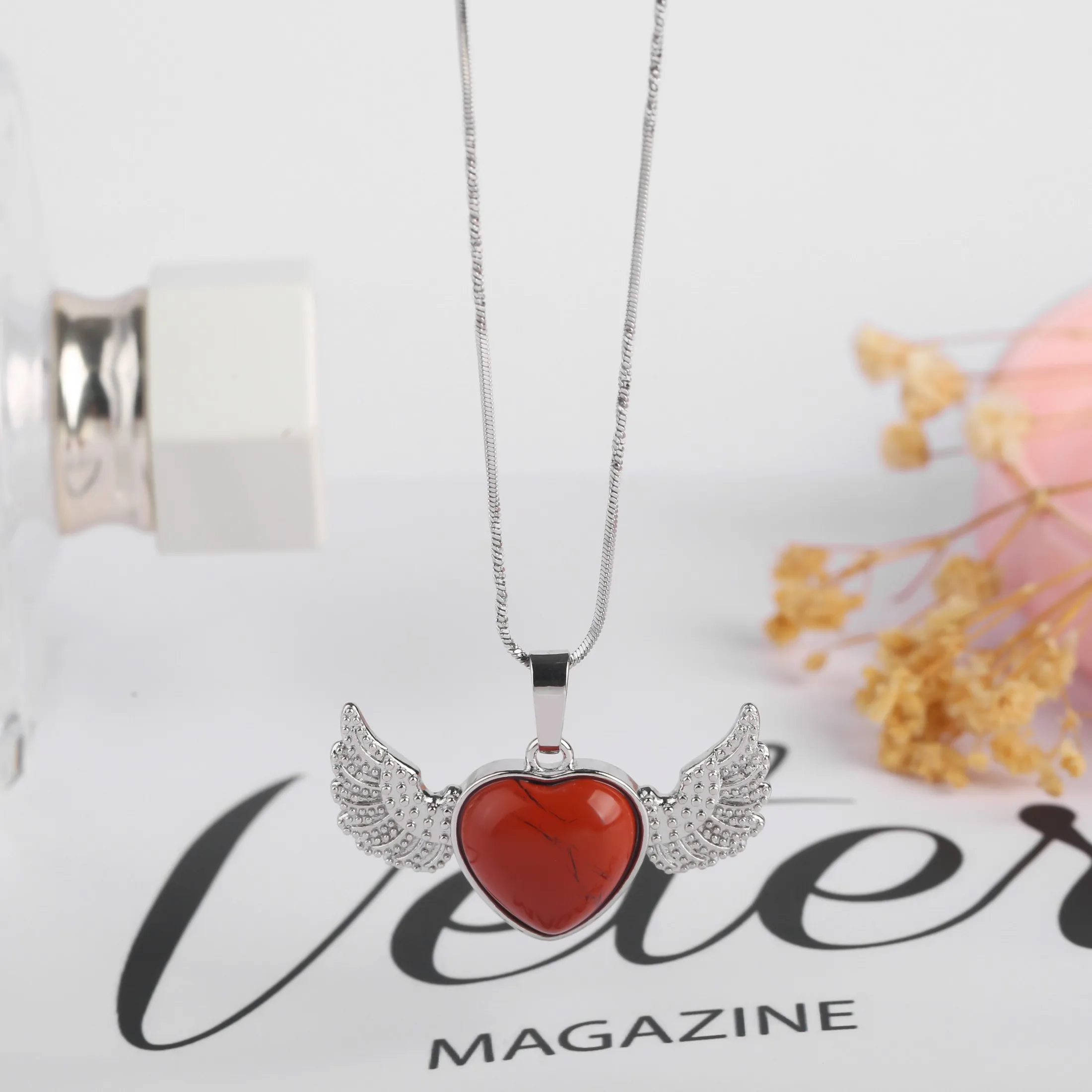 

Heart Crystals Natural Stone Necklaces Pendants Women Carnelian Pink Quartz Clear Amethysts Crystal Healing Necklace XL259