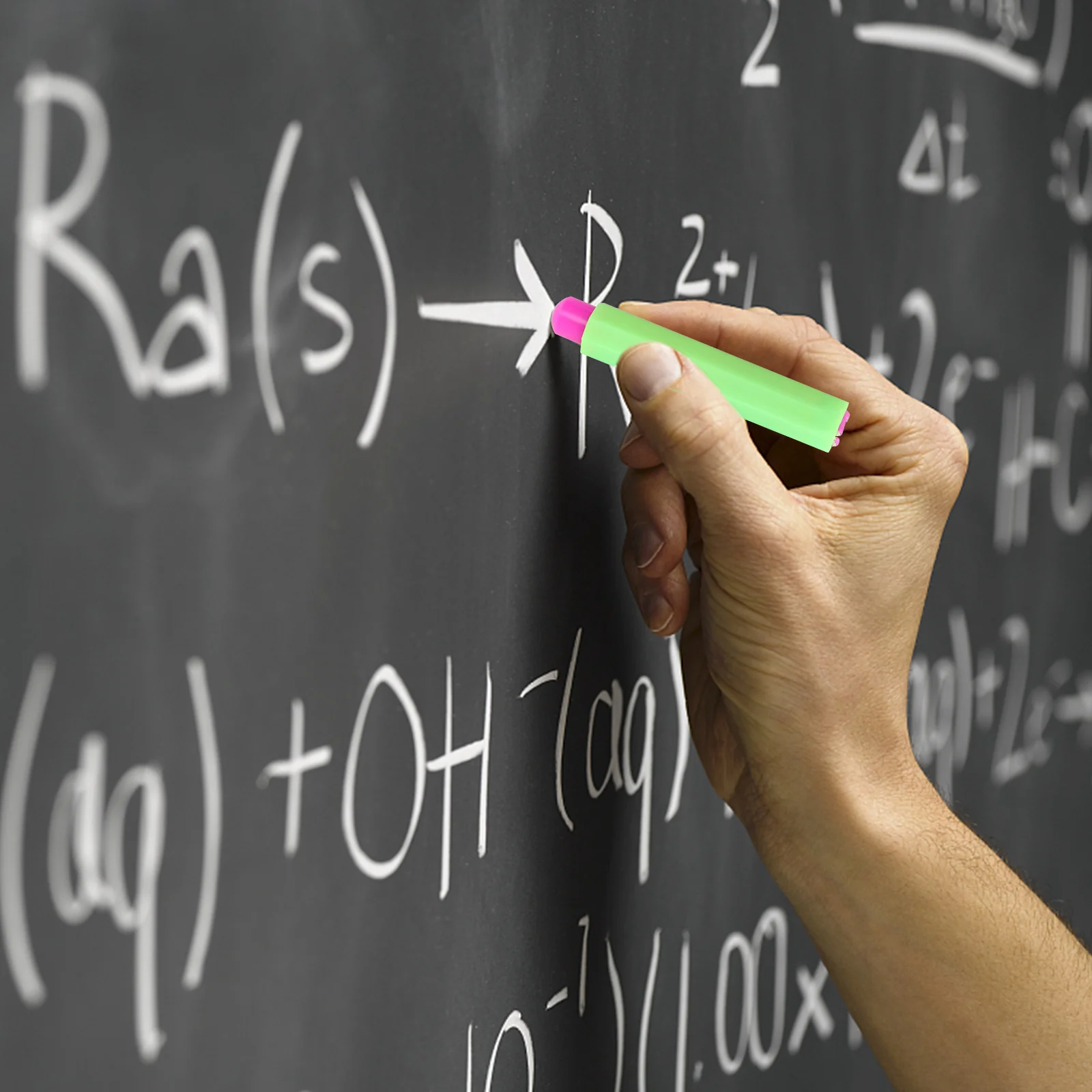 Держатель мела для доски контейнер черного цвета, цветной безпыльный грифель для тротуара, карандаш с круглым карманом-зажимом для учителя и детей, чехол.