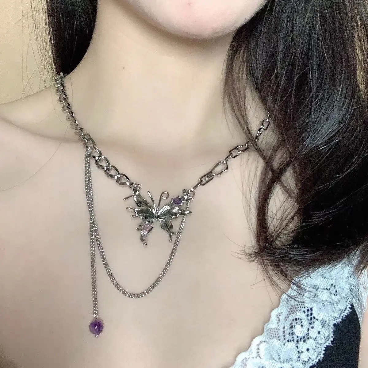 

2022 New Stainless Steel Chain Purple Ball Pendant Butterfly Liquid Necklace Tassel Collarbone Ins Design Sense Hip-hop Necklace