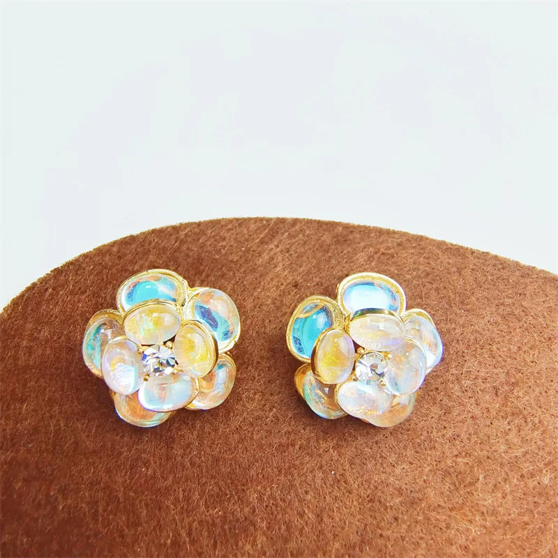 

2023 New Ins Three-dimensional Flower Earrings Niche Design Fresh Sweet Temperament Women's Versatile Earrings Wholesale