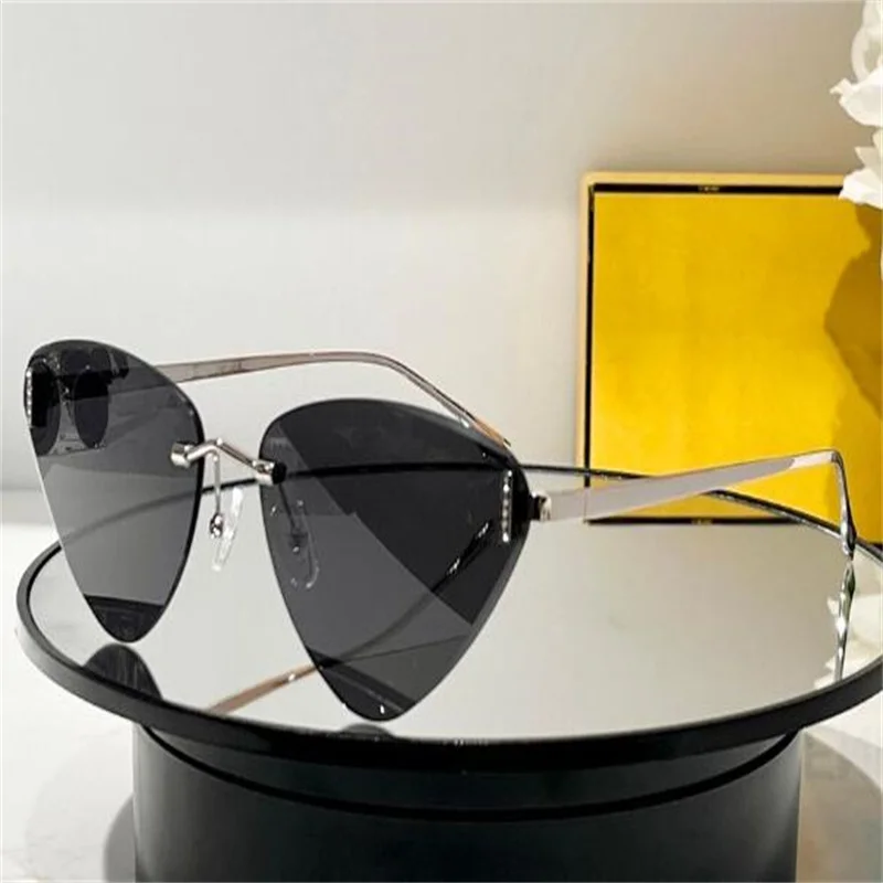 

Sunglasses For Women Summer 40047 Designers Style Anti-Ultraviolet Retro Plate Plank Triangle Lens Eyeglasses Random Box