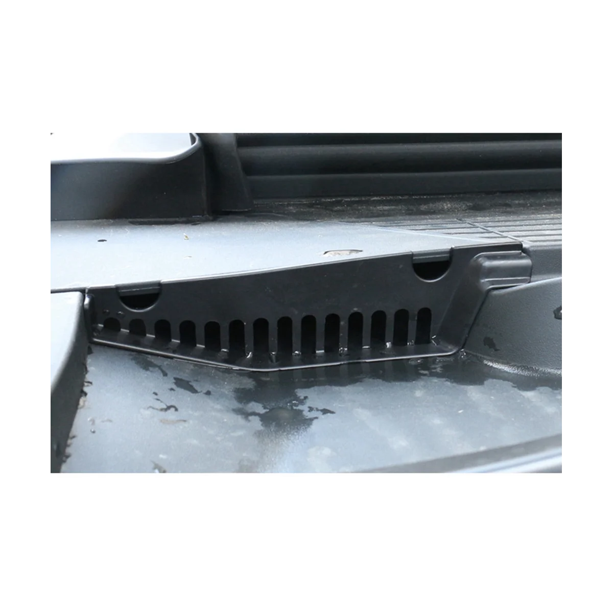 

2PCS Front Engine Room Anti Blocking Cover Drainage Filter Screen Protective Cover Car Accessories for Seal