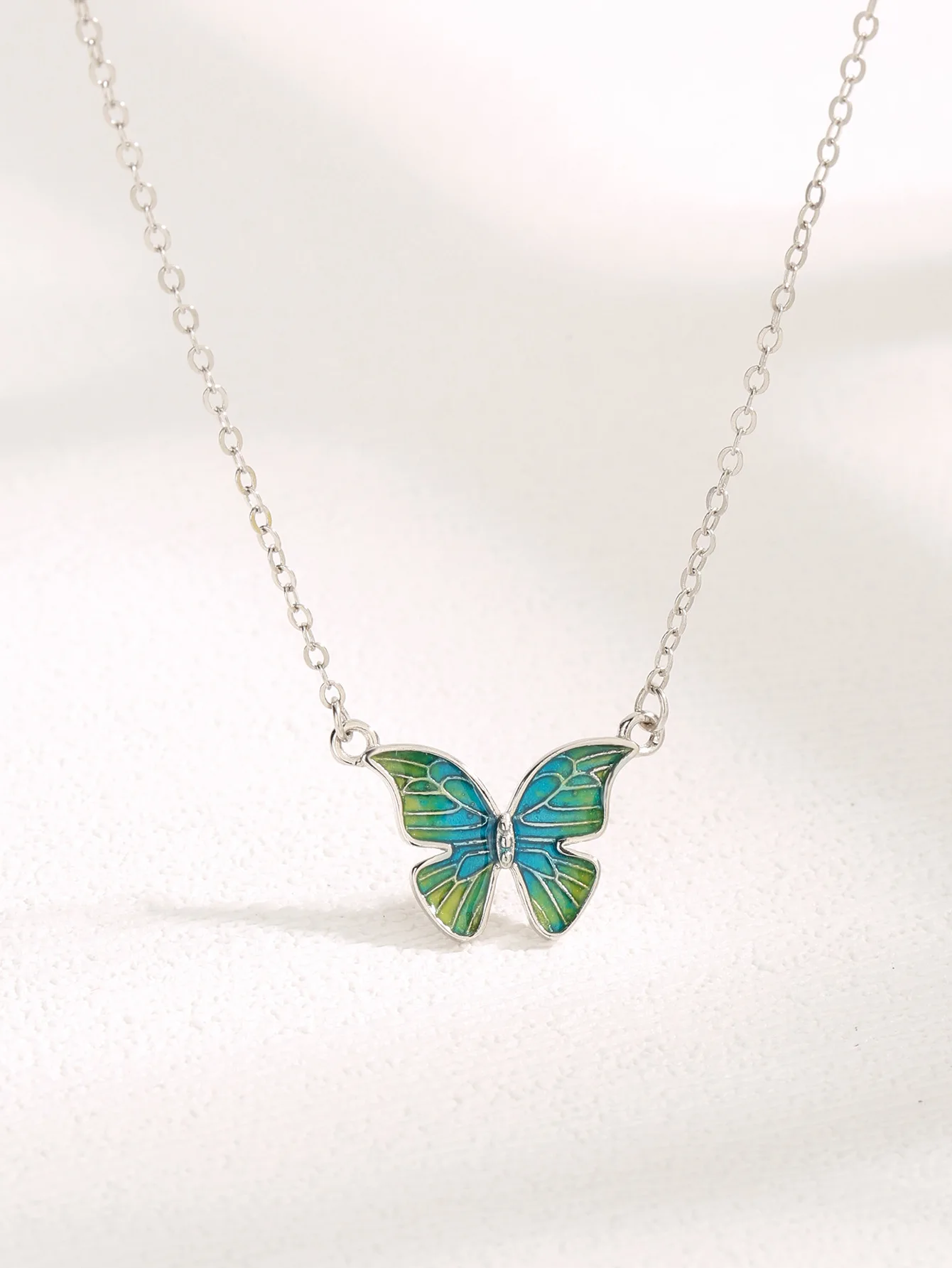 

2023 European and American Retro S925 Sterling Silver New Dropped Butterfly Necklace Temperament High Grade Necklace Female