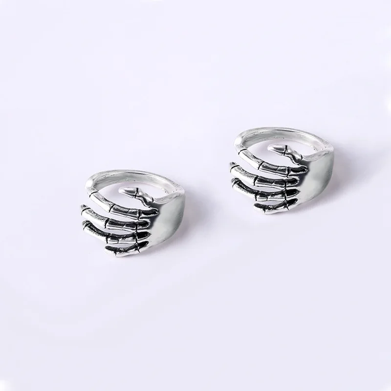 

New Arrival Personality Skeleton Hand 925 Silver Needle Ladies Clip Earrings Hip Hop Jewelry Halloween Gifts Anti Allergy