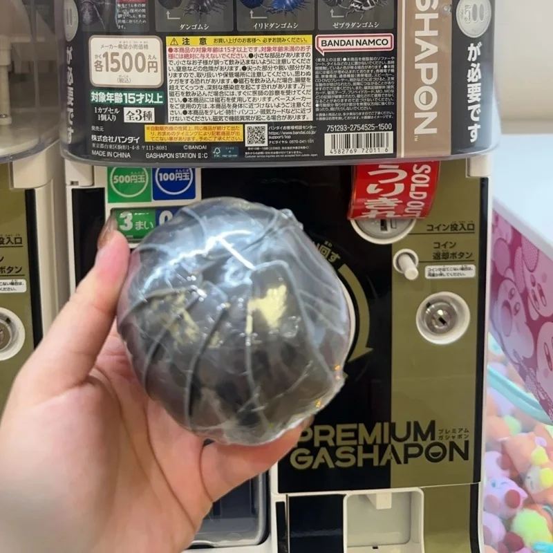 Фото Коллекционная подвижная фигурка Bandai Ikimono Daizukan Pill Bug Advance: реалистичный изопод Ролли-Полли для декора стола, в наличии №5