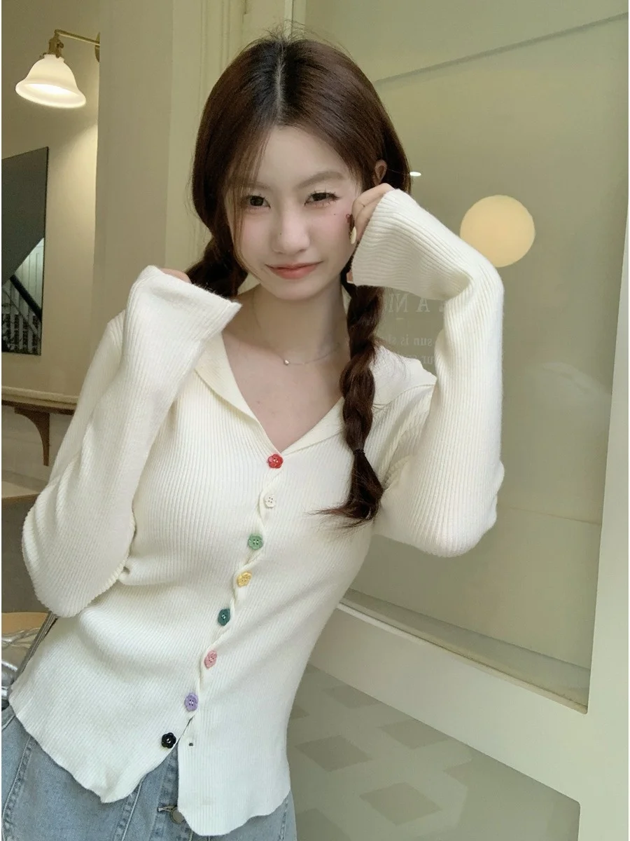 Молочный фуфу с лацканами и пуговицами вязаный кардиган деревянными ушками