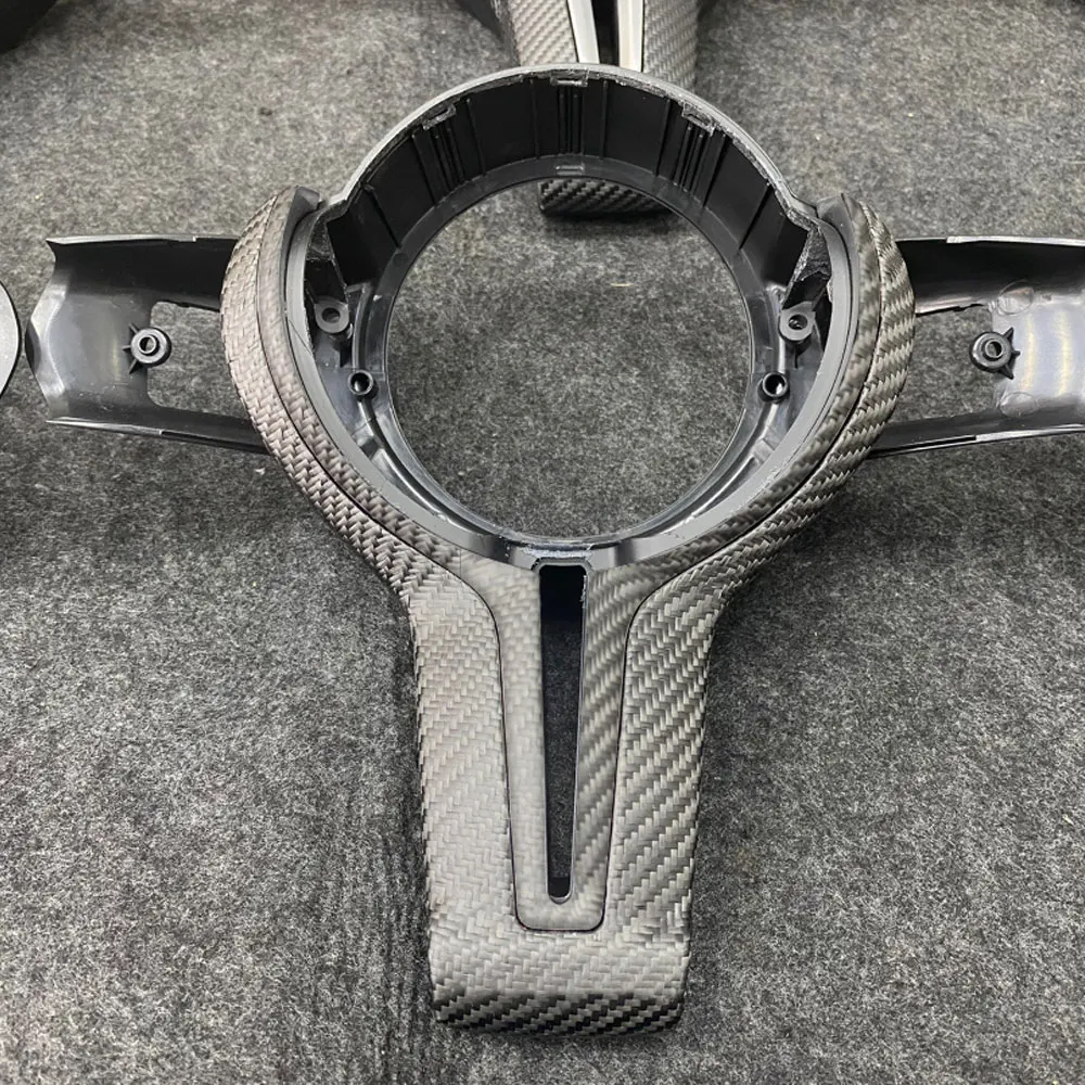 Накладка на руль из углеродного волокна для BMW M2 F10 F12 F13 F15 F20 F30 F80 F06 M3 M4 X5M X6M |