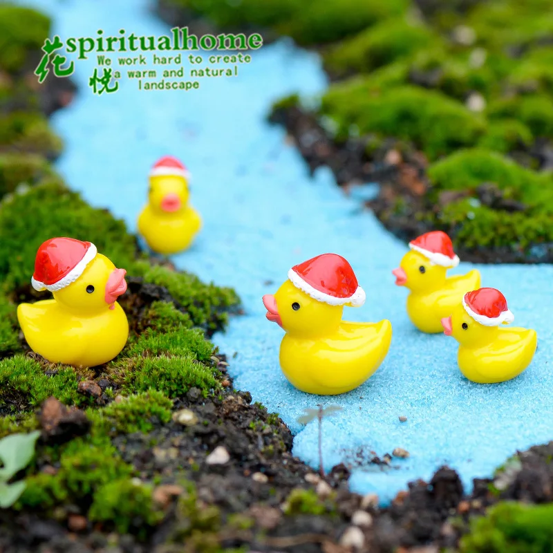 

4pcs Kawaii Cartoon Christmas Yellow Ducklings Figurine Xmas Gift Desk Ornaments Fairy Garden Miniature New Yea Home Decoration