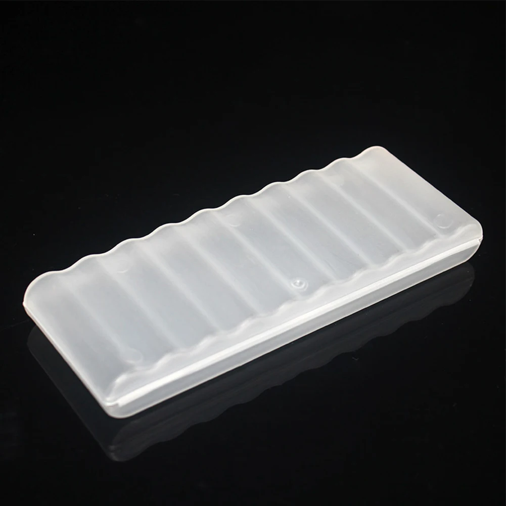 

Keep Your Batteries in Perfect Condition with This High-Quality Hard Plastic Battery Case - Holds 10 AA or AAA Batteries