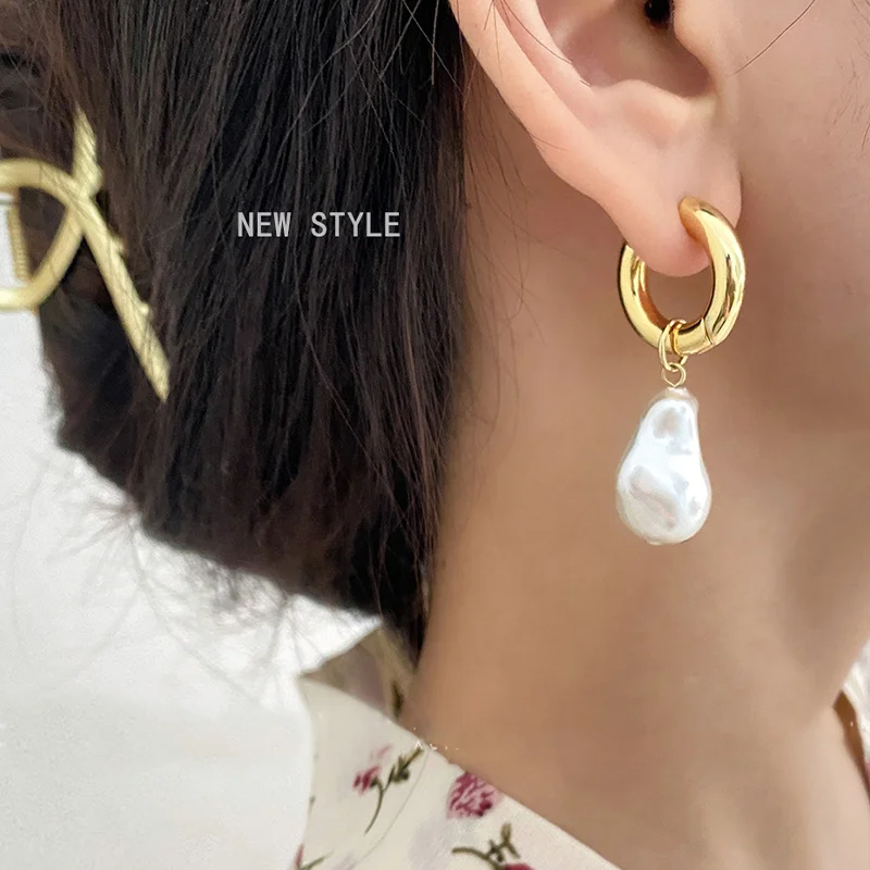 

Circle Drop Earrings New Vintage Baroque Pearl Earrings Gold Color Round Earclip Women Temperament Elegant Jewelry Party Gift