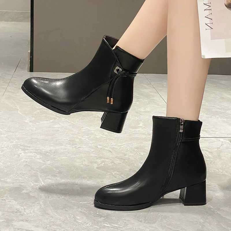 

Женские ботинки с круглым носком, Черные ботильоны из искусственной кожи на молнии, на среднем каблуке, с микрофиброй, 2022
