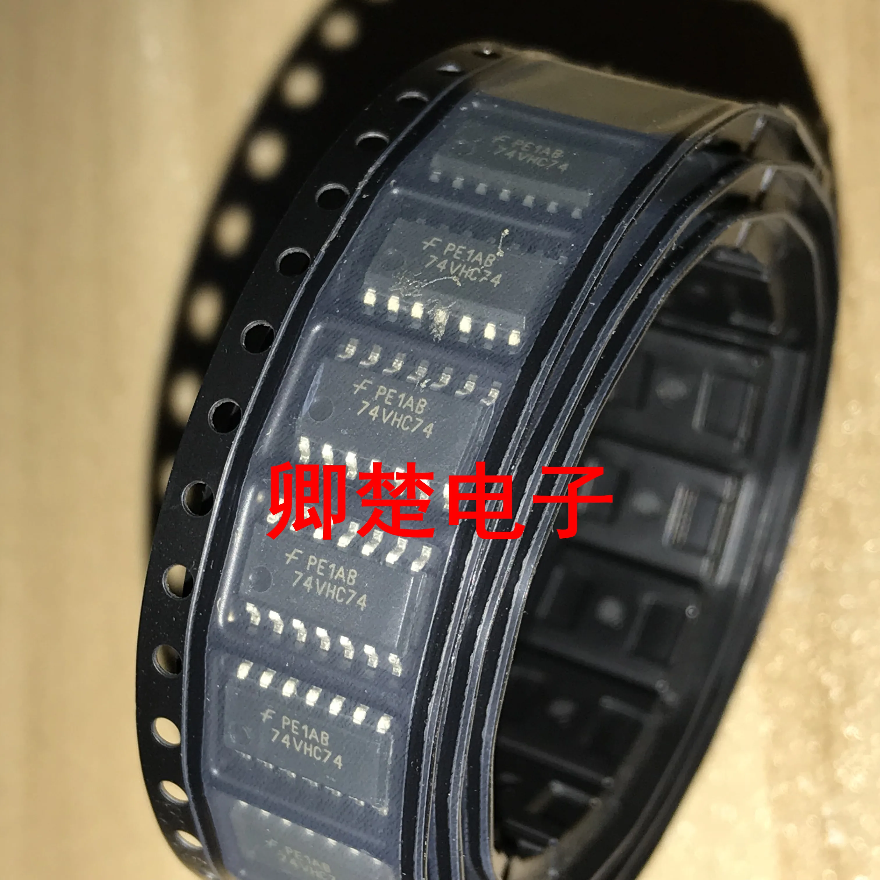 

30 шт Оригинальный Новый 74VHC74MX SOIC-14 trigger IC
