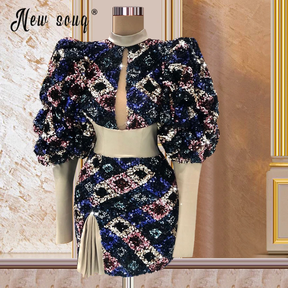 

Мини-платье с высоким воротом и длинными рукавами-фонариками