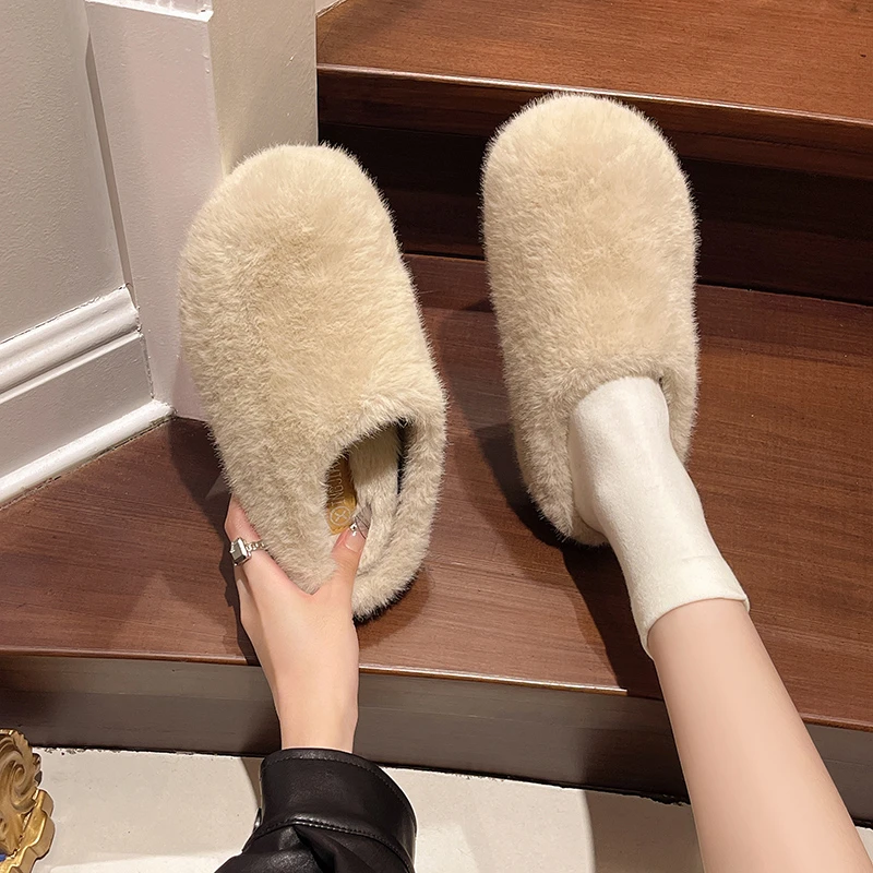 Обувь женские тапочки уличные меховые шлепанцы на платформе Pantofle плюшевые