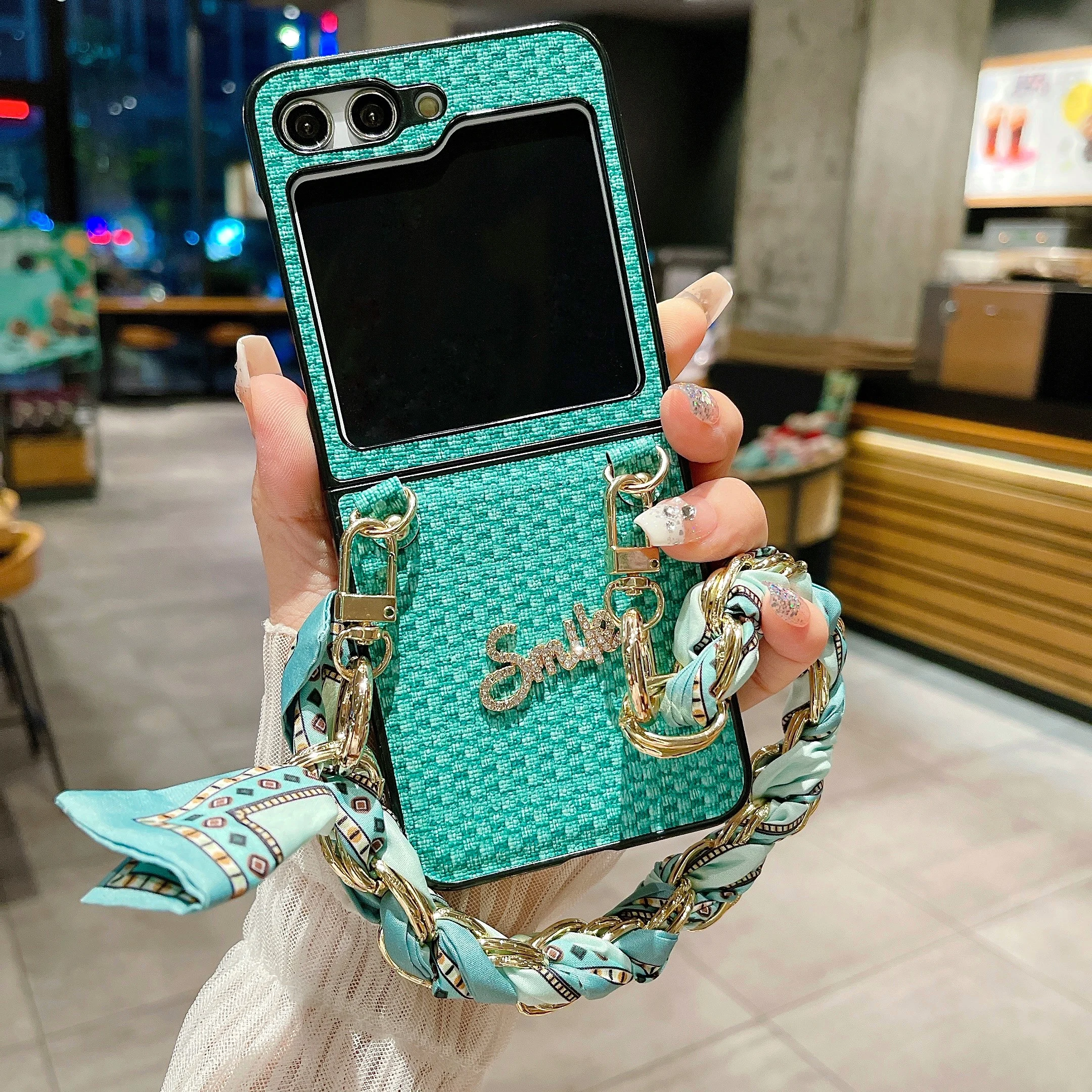 

Smile Scarf Bracelet Woven Pattern Hard PC Shockproof Phone Case For Samsung Galaxy Z Flip 5 4 3 Back Cover