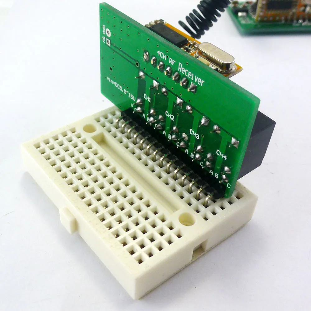 DC 5V 12V 433M RC RF 4CH Wireless Decoder Relay Board+2 Pcs EV1527 Remote Control For Arduino MEGA2560 raspberry pi breadboard