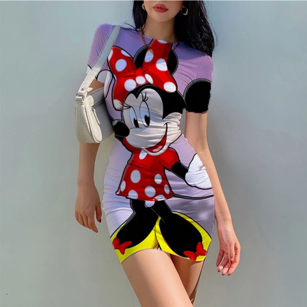 Мини-платье женское короткое с коротким рукавом и бедрами |