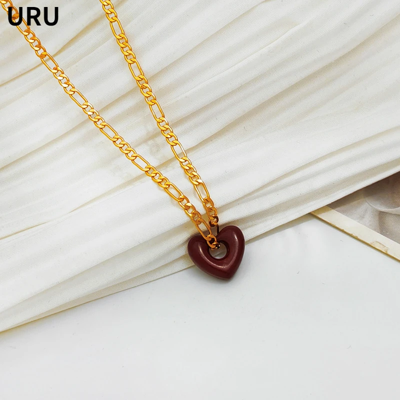 

Modern Jewelry Red Heart Pendant Necklace Hot Sale Simply Design High Quality Brass Thick Gold Color Chain Necklace For Women