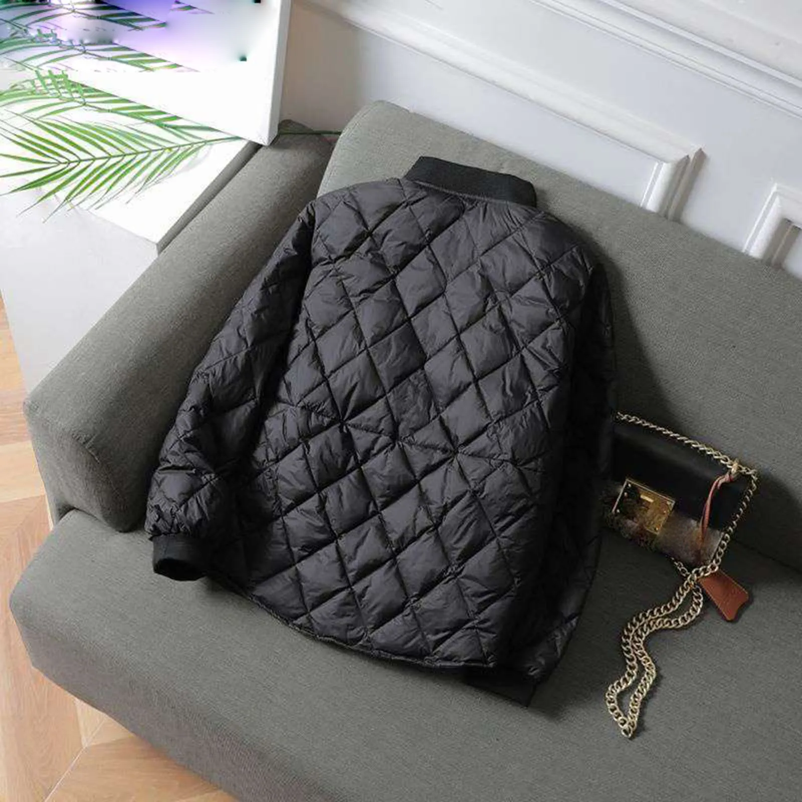 Рисунок 3 - Зимние шикарные куртки 2023 Женская