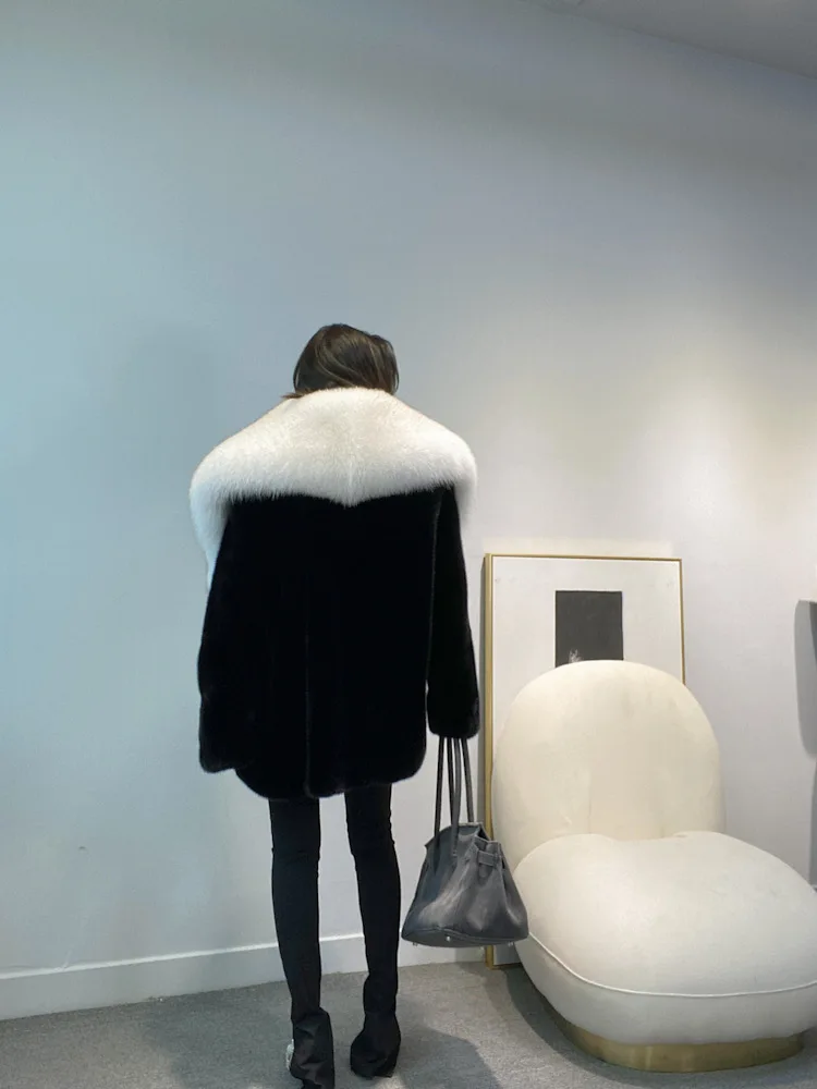 Рисунок 5 - Импортное женское меховое пальто