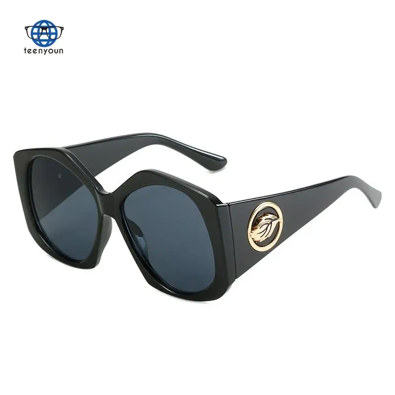 

Teenyoun 2022 New Sunglasses Shades Punk UV400 Ins, The Same Diamond Glasses, Fashionable Sun Glasses