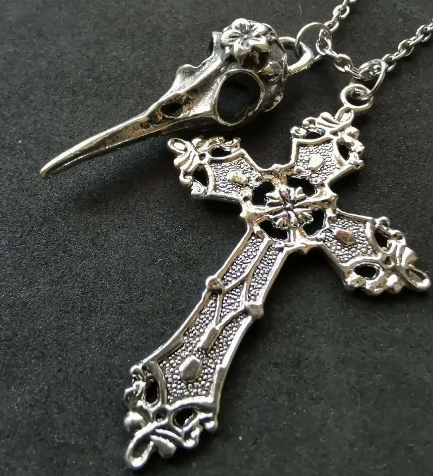 

New Fashion Women's Necklace Gift Retro Gothic Cross Crow Head Pendant Long Chain Necklace Gothic Punk Jewelry