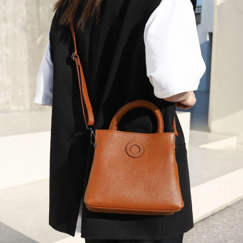 2022 New Fashion Ladies Handbags quality Cowhide Retro Wild Shoulder Messenger Bag Luxury Designer Large Capacity Bucket Bag