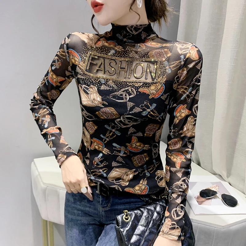 

2023 New Autumn European Style T-Shirt Women Chic Sexy Shiny Diamonds Letter Patchwork Print Tops Long Sleeve Drills Tees 36204