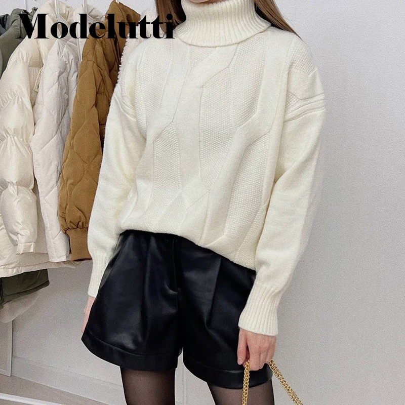 Женский свитер-водолазка в английском стиле |