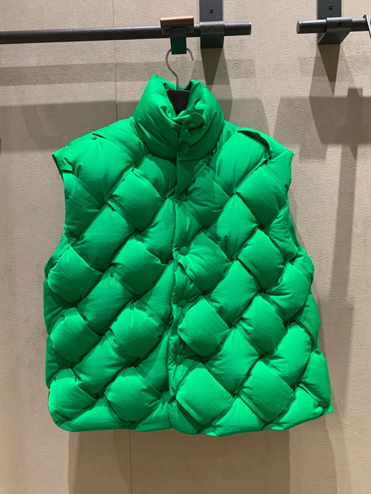 2022 Winter New Fashion Woven Pattern Warm Down Vest Jacket Female Green Loose-Fitting Rabbit Fur Cotton Sleeveless Vests Ladies images - 6