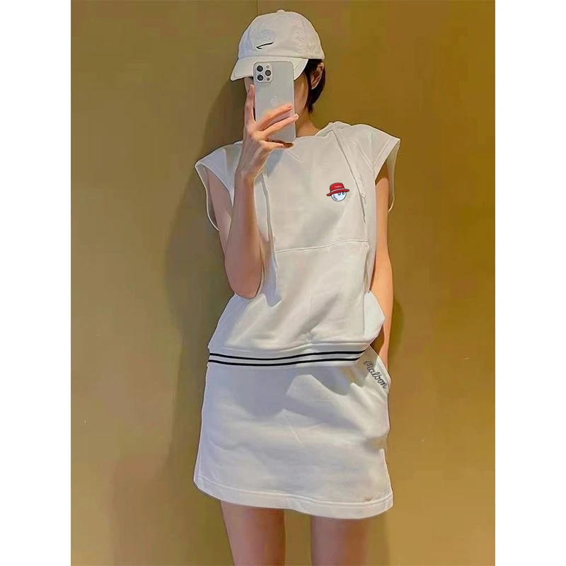 2023 Spring And Summer Fashion Casual Sportswear Golf Skirt Golf Women's 2-piece Set Hooded Top + Shorts