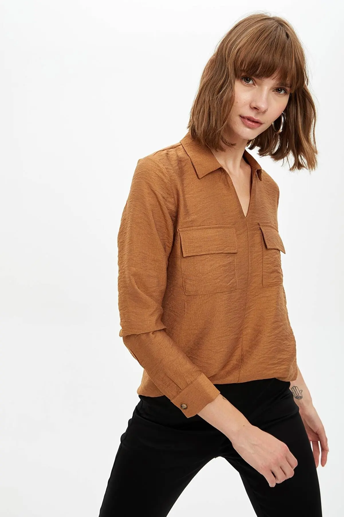

Regular Fit Flashled Collar Double Pocket Long Sleeve Blouse Pretty and Cheap women's Blouses 50321373