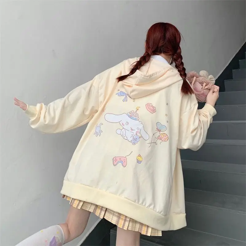 

Sanrio Kawaii аниме Cinnamoroll милый мультфильм Печатный кардиган свитер Женская Осенняя Свободная куртка с капюшоном подарок на день рождения