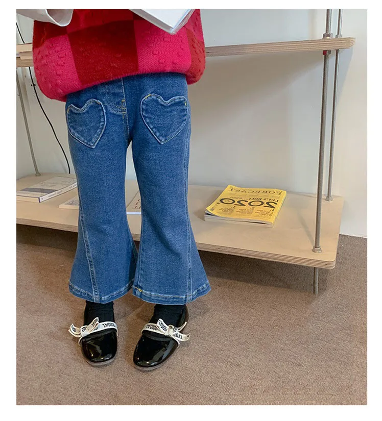 

2023 Children Girls Spring Autumn Jeans Cotton Thick Denim Patched Love Flared Pants High Waist Stretch Warm Infant Girls Pants