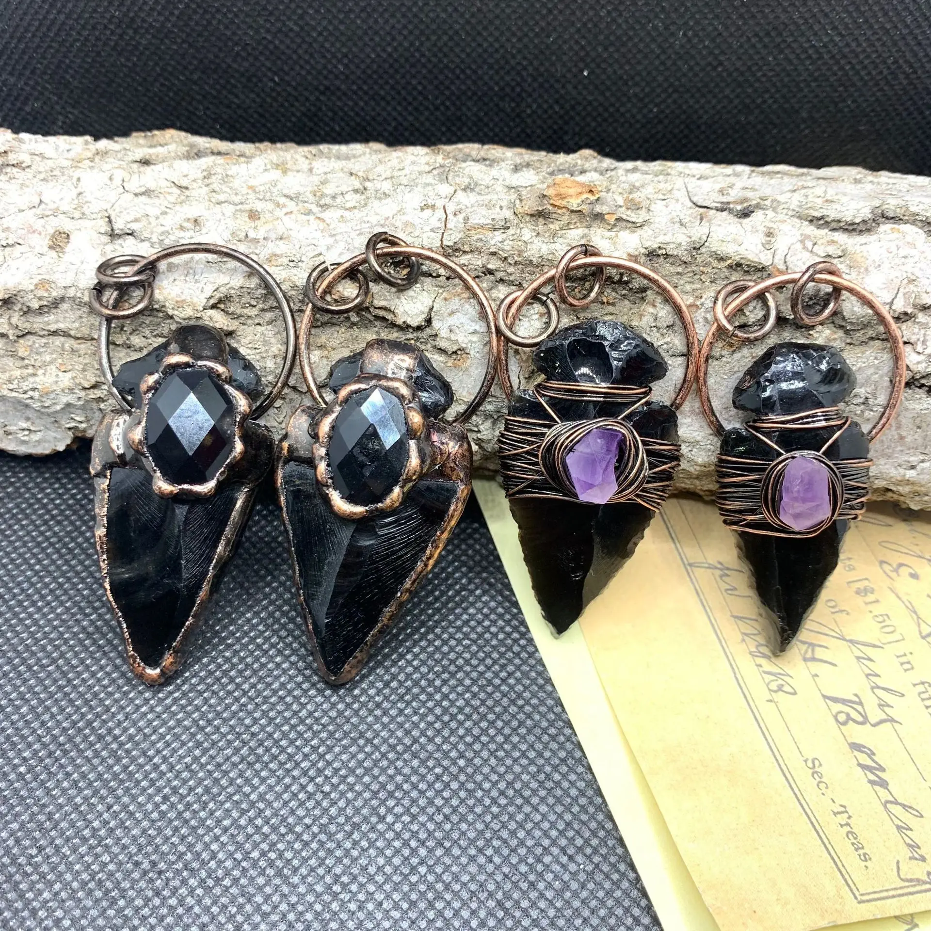 

Natural Obsidian Hand Knocked Arrow Pendant Black Agate Antique Bronze Charms with Amethysts Druzy Stone Vintage Necklace